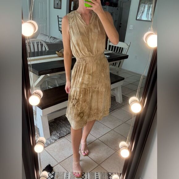 Madison Grey Beige Tan Stone Wash Sleeveless Silky Tiered Knee Length Dress - Picture 2 of 10